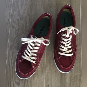 Seavees Mens Sneaker Size 10